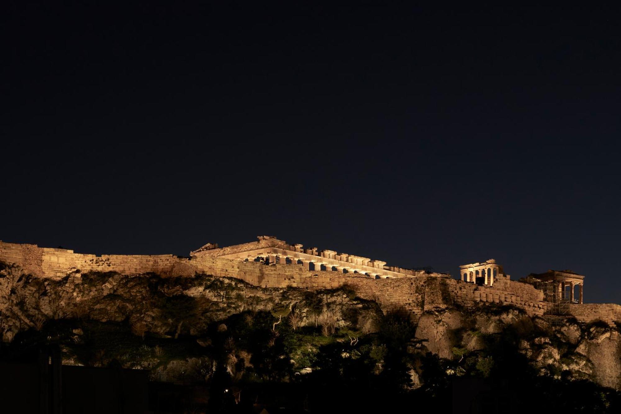Athens Woo Suites Экстерьер фото